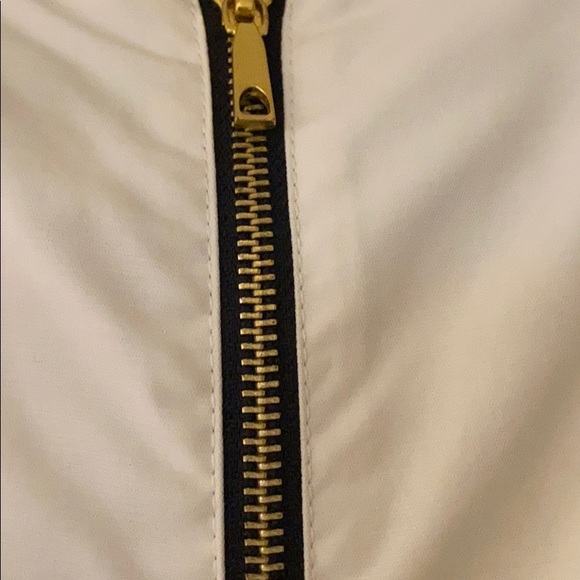 Classic dress - Picture 3 of 5